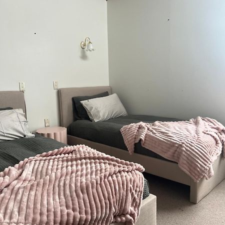 Villa Heart Of Windsor Invercargill Esterno foto